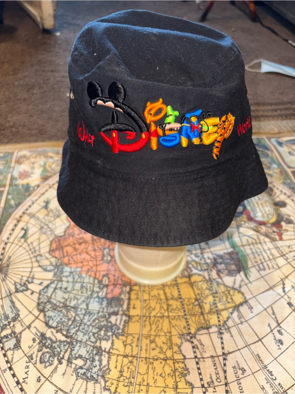 Vintage men’s hat Disney